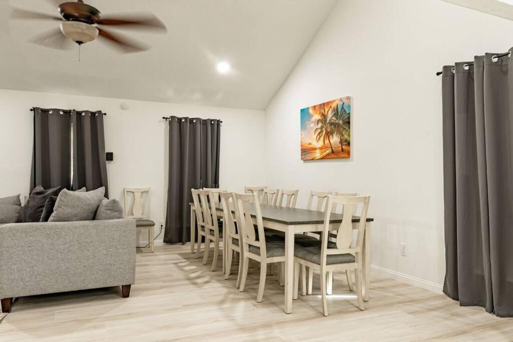 Roomy Home 5 Mins From Attractions Galveston Buitenkant foto