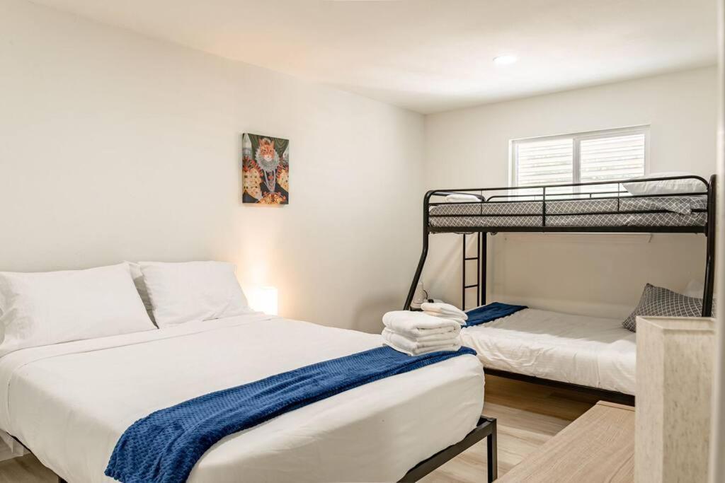 Roomy Home 5 Mins From Attractions Galveston Buitenkant foto